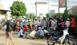 Tai nạn thương tâm, cha sơ ý lùi xe cán chết con 20 tháng tuổi
